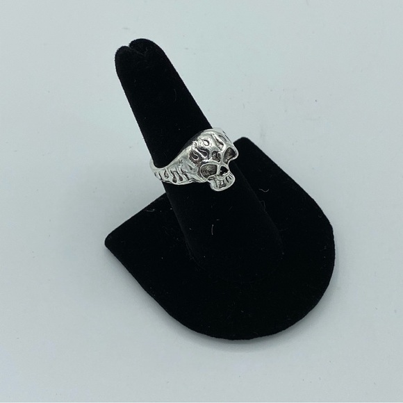 Silver Gray Big Skull Flame Ring - Picture 3 of 6